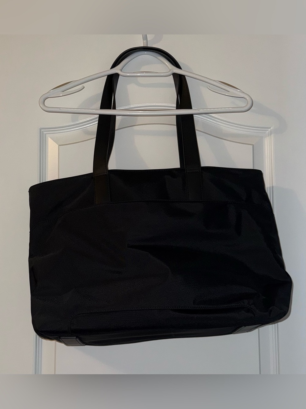Away Everywhere Tote in Jet Black